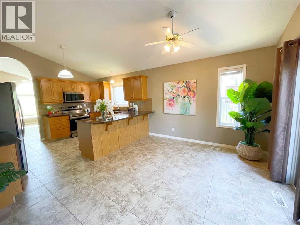 345 Red Crow Boulevard W, Lethbridge, Alberta  T1K 7M2 - Photo 10 - A2259705