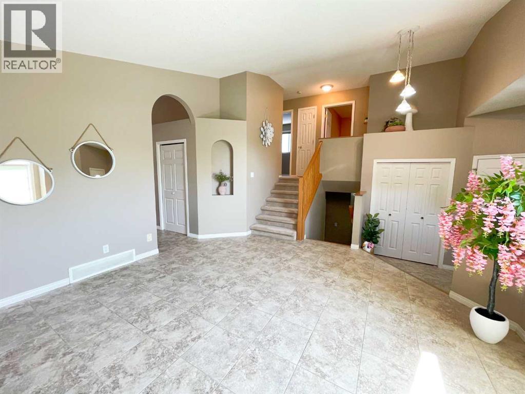 345 Red Crow Boulevard W, Lethbridge, Alberta  T1K 7M2 - Photo 4 - A2259705