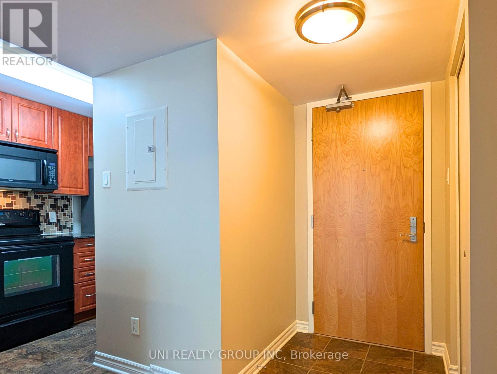 409 - 250 Lett Street, Ottawa, Ontario  K1R 0A8 - Photo 11 - X12450853