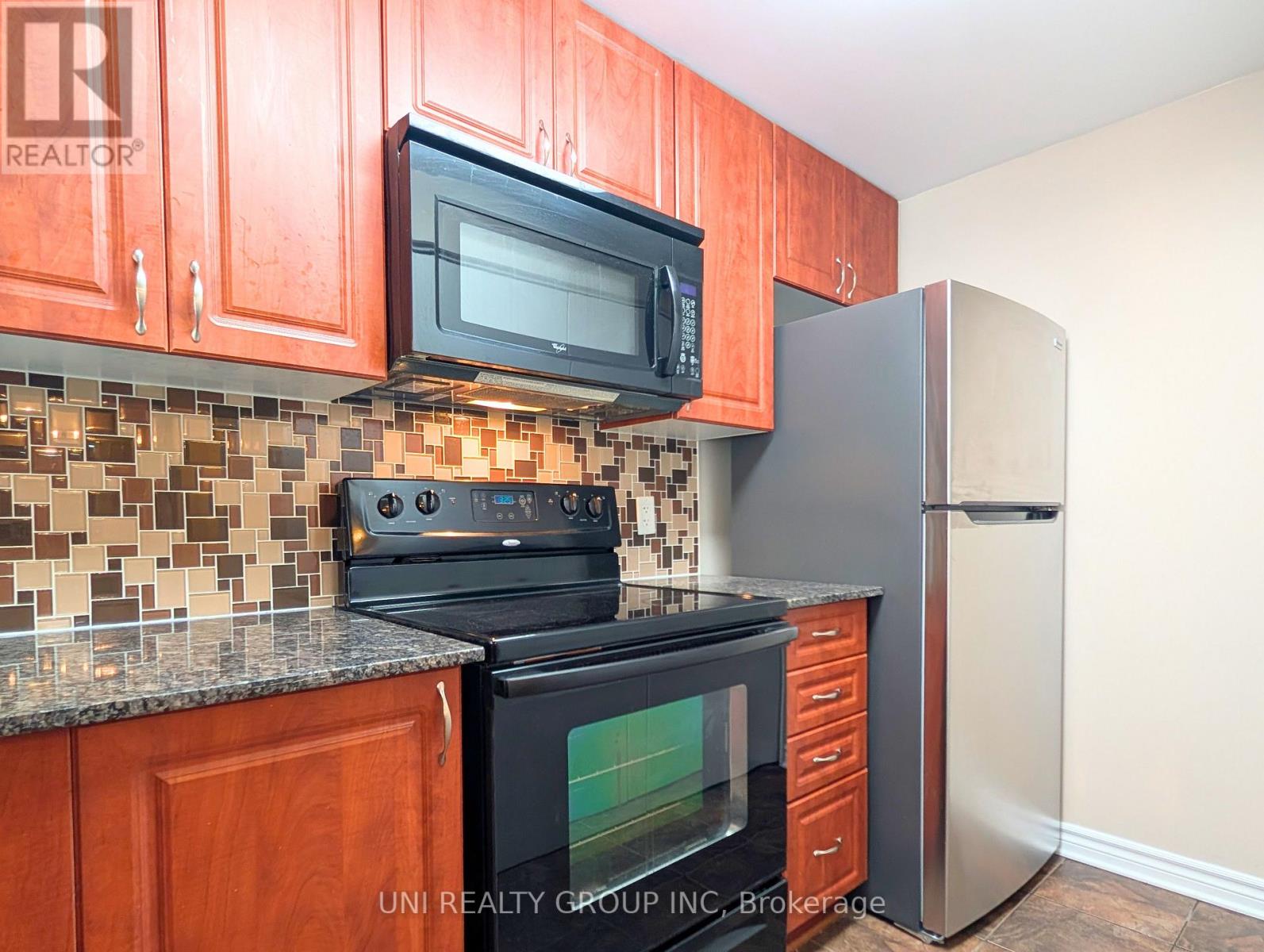 409 - 250 Lett Street, Ottawa, Ontario  K1R 0A8 - Photo 14 - X12450853
