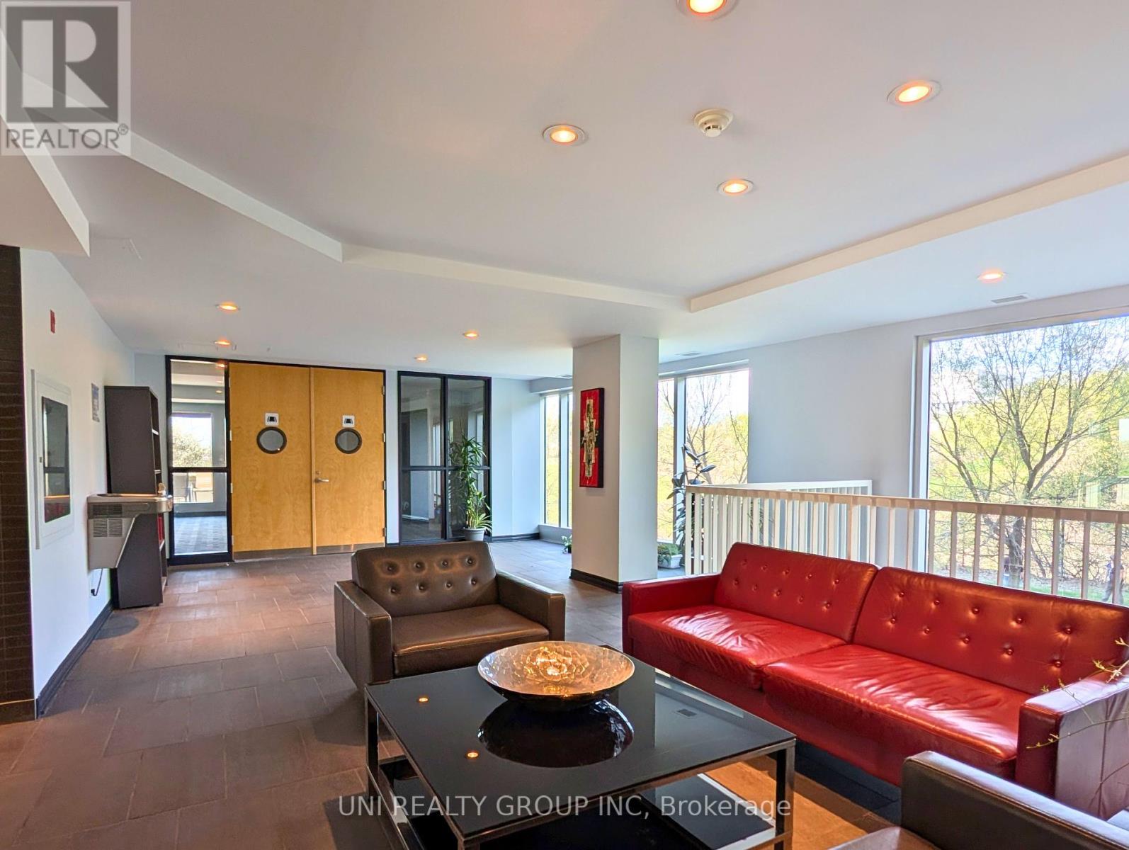 409 - 250 Lett Street, Ottawa, Ontario  K1R 0A8 - Photo 6 - X12450853