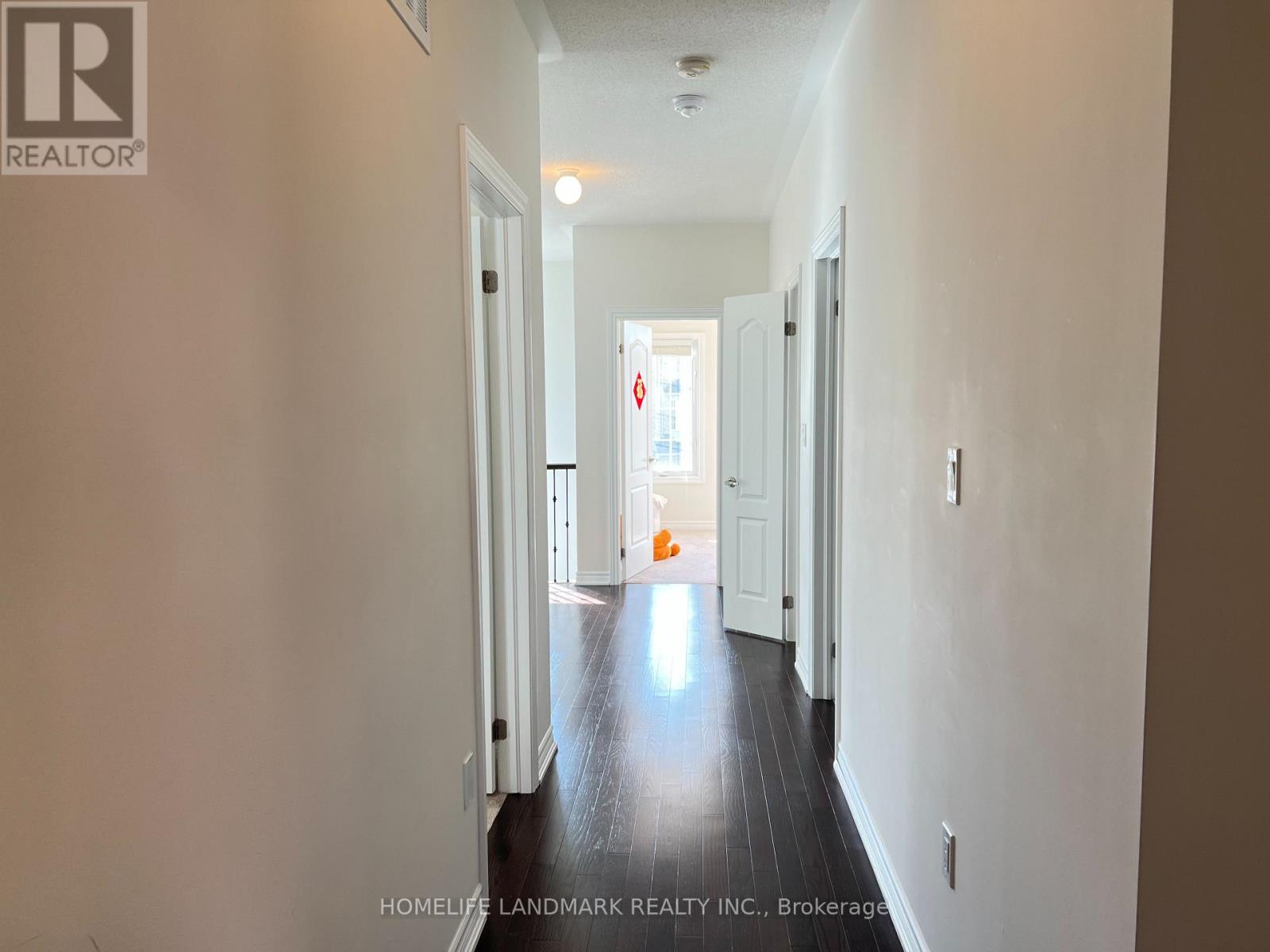 15 Schurman Street, Aurora, Ontario  L4G 1C9 - Photo 13 - N12417379