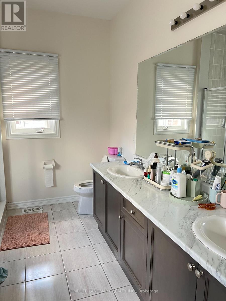 15 Schurman Street, Aurora, Ontario  L4G 1C9 - Photo 11 - N12417379