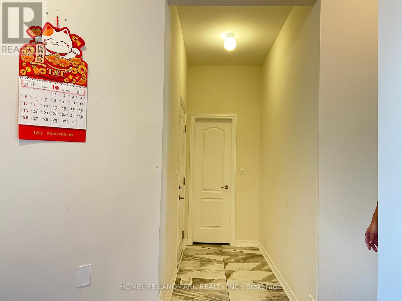 15 Schurman Street, Aurora, Ontario  L4G 1C9 - Photo 7 - N12417379
