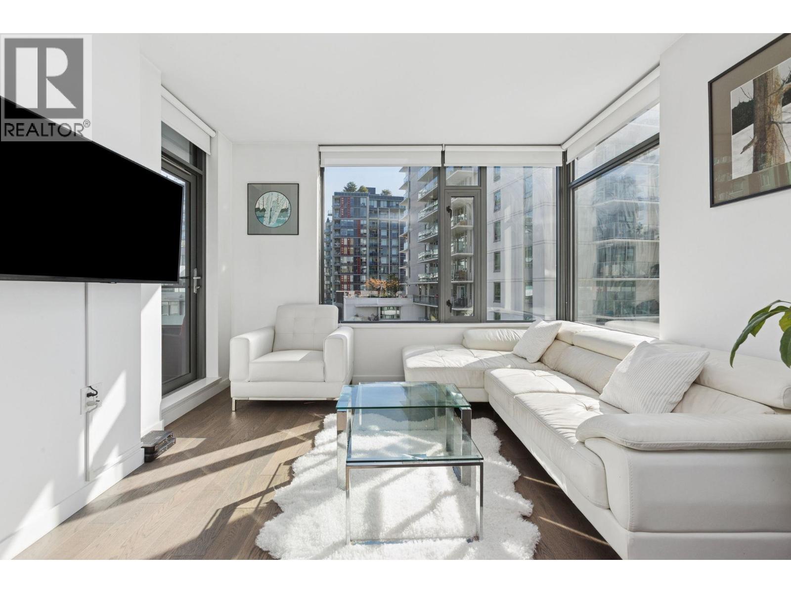 609 1688 Pullman Porter Street, Vancouver, British Columbia  V6A 0H4 - Photo 1 - R3056530