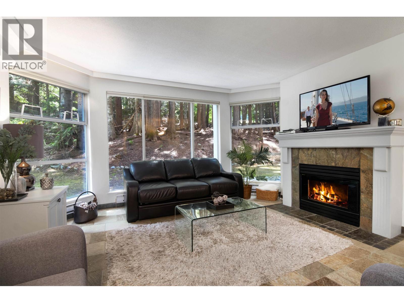 212 4910 Spearhead Place, Whistler, British Columbia  V0N 1B4 - Photo 4 - R3056537