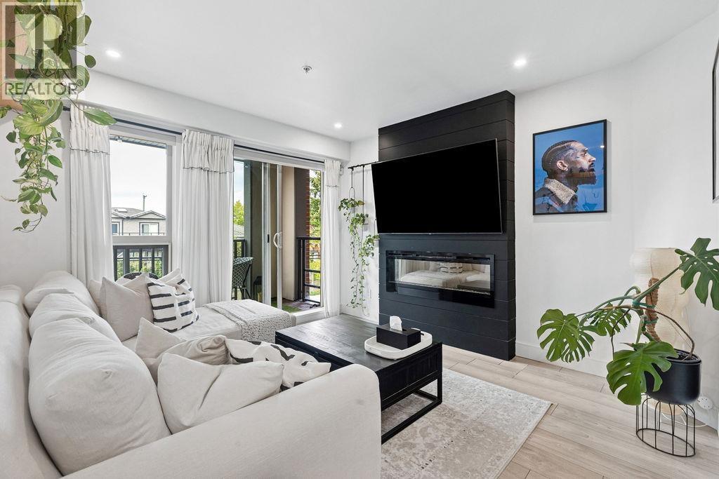 232 4550 Fraser Street, Vancouver, British Columbia  V5V 4G8 - Photo 1 - R3056543