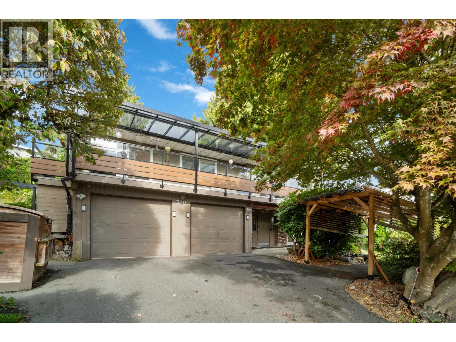309 GLOUCESTER COURT, Coquitlam, British Columbia