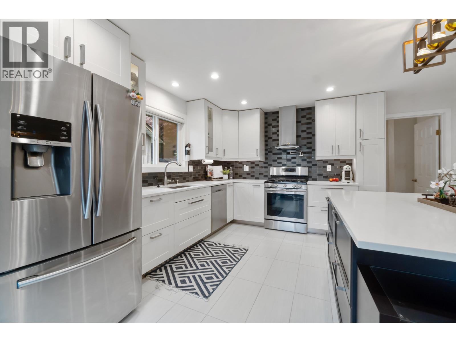 309 Gloucester Court, Coquitlam, British Columbia  V3K 5S6 - Photo 15 - R3056536