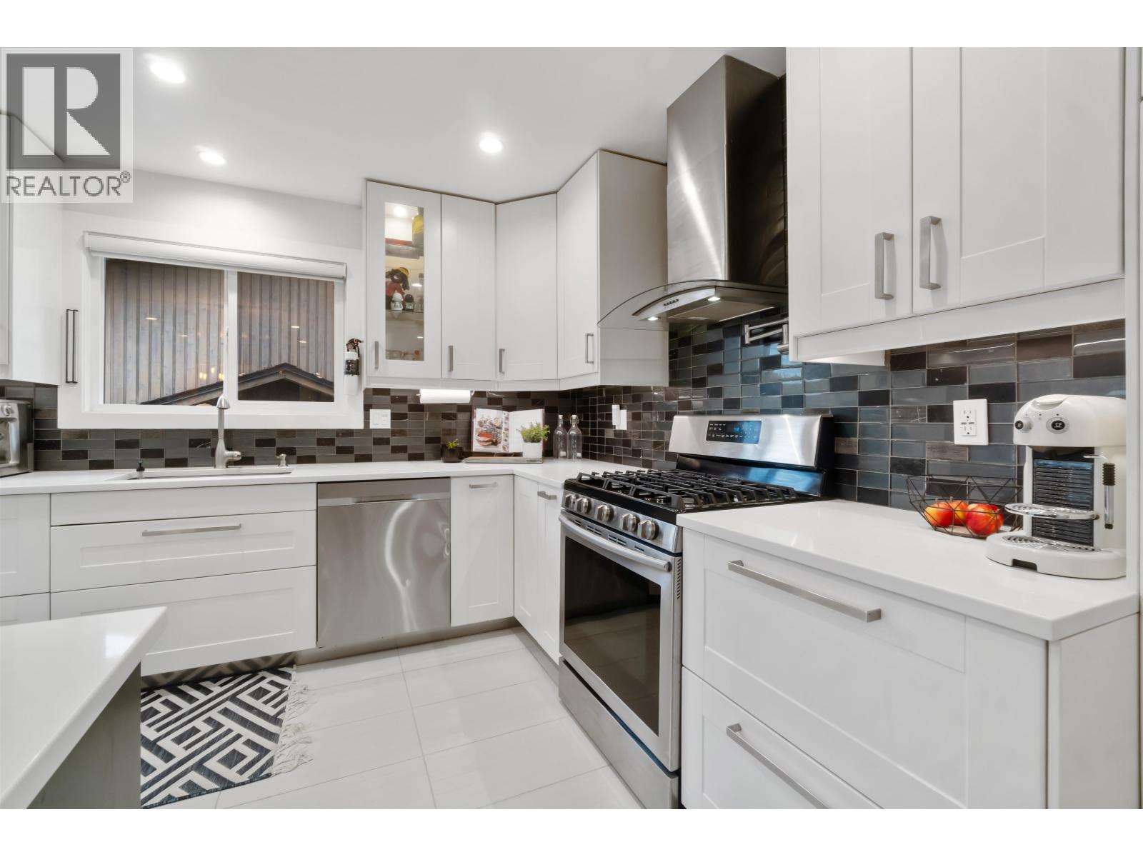 309 Gloucester Court, Coquitlam, British Columbia  V3K 5S6 - Photo 17 - R3056536
