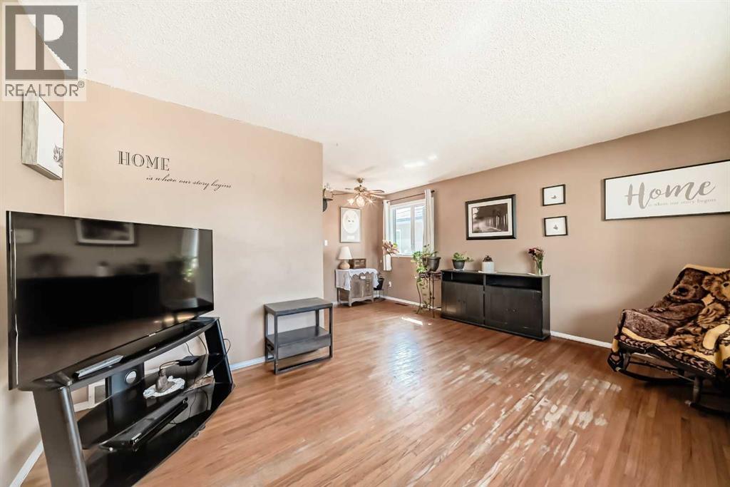 2107 Munro Drive Ne, Calgary, Alberta  T2E 5Y7 - Photo 5 - A2259131