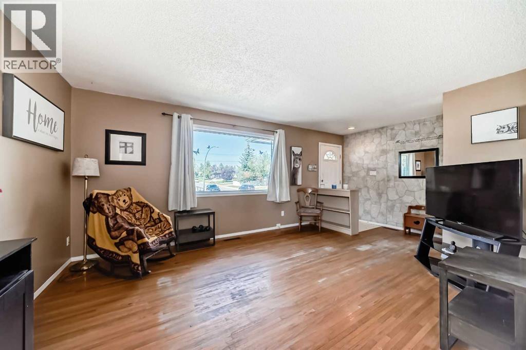 2107 Munro Drive Ne, Calgary, Alberta  T2E 5Y7 - Photo 9 - A2259131
