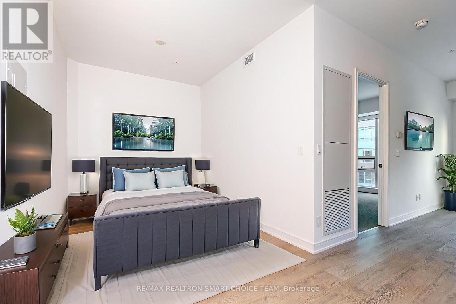704 - 88 Scott Street, Toronto, Ontario  M5E 0A9 - Photo 17 - C12448416