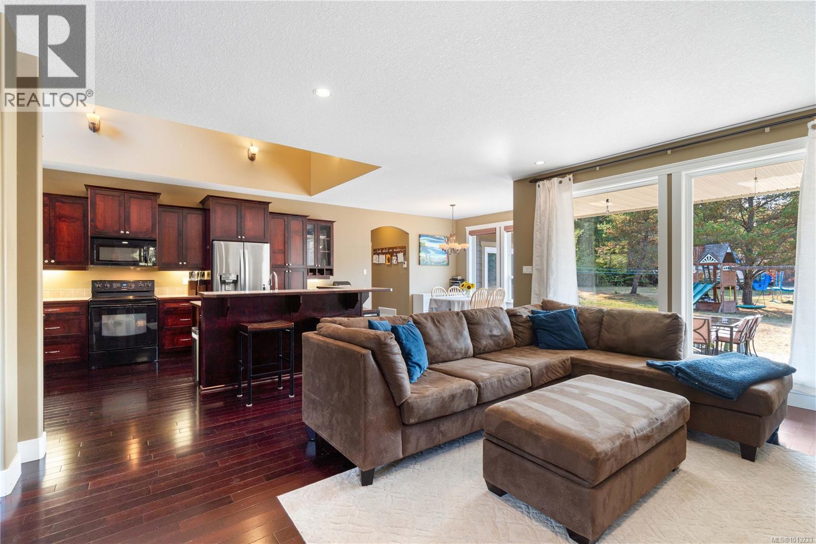 1209 Courtney Rd, Errington, British Columbia  V0R 1V0 - Photo 23 - 1013233