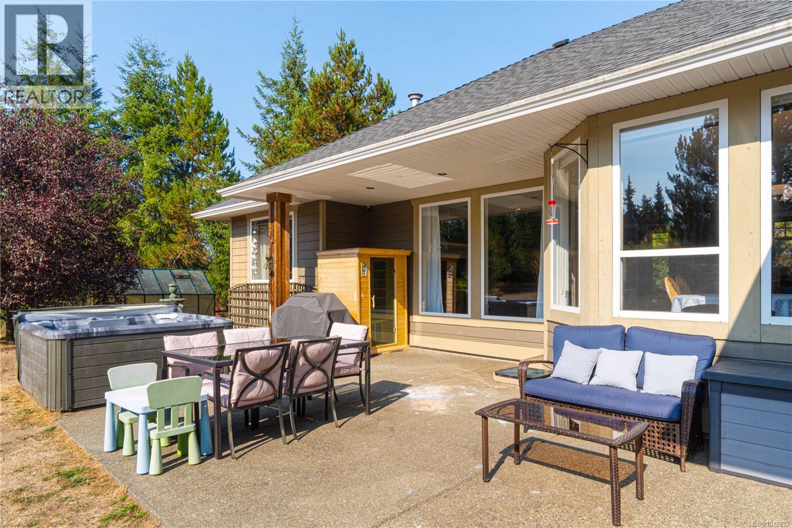 1209 Courtney Rd, Errington, British Columbia  V0R 1V0 - Photo 83 - 1013233