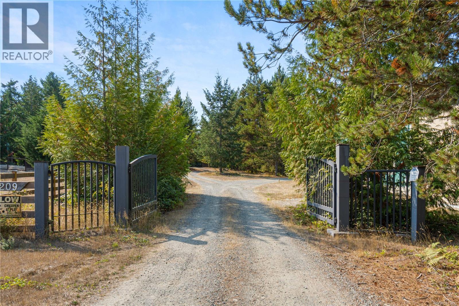 1209 Courtney Rd, Errington, British Columbia  V0R 1V0 - Photo 63 - 1013233