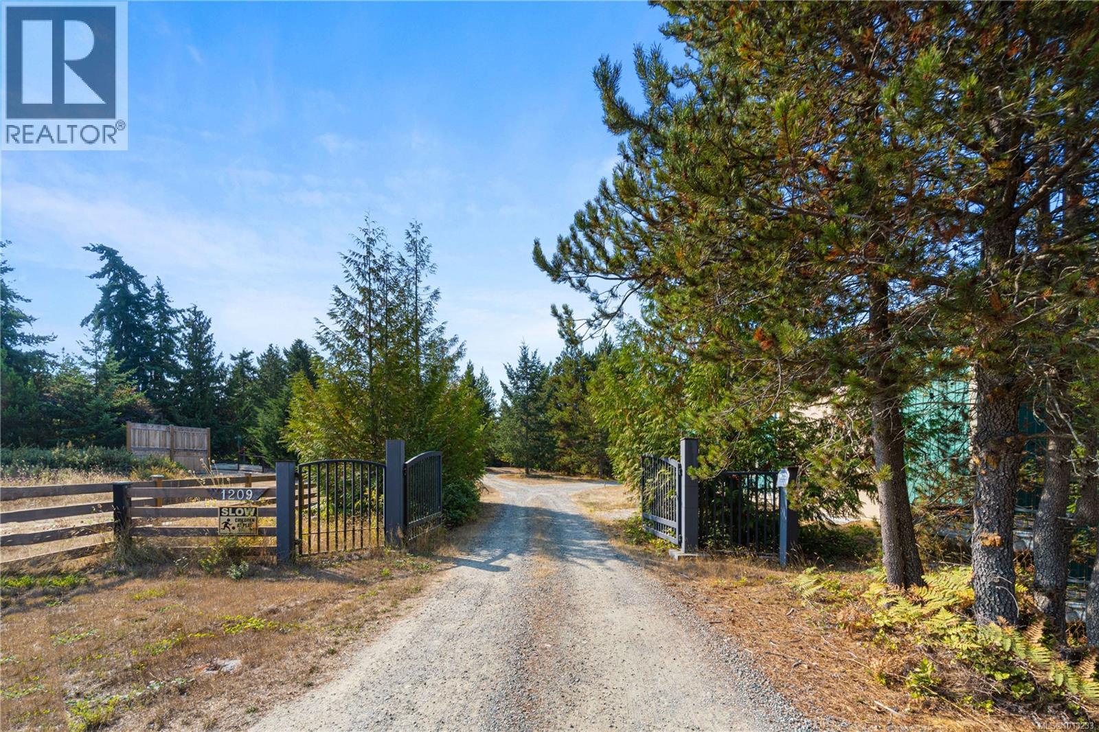 1209 Courtney Rd, Errington, British Columbia  V0R 1V0 - Photo 62 - 1013233
