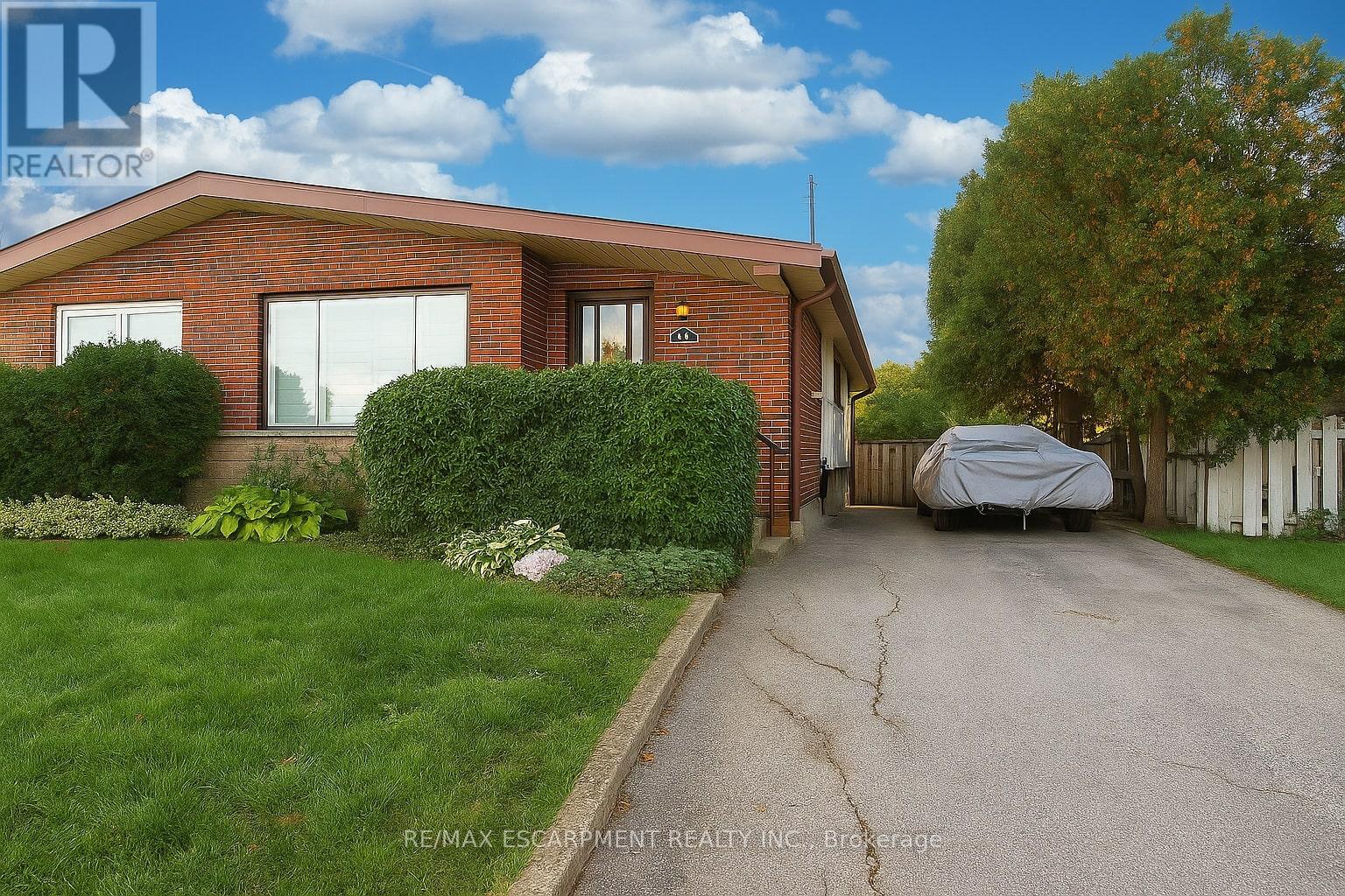64 Luscombe Street, Hamilton, Ontario  L9A 2J8 - Photo 2 - X12375678