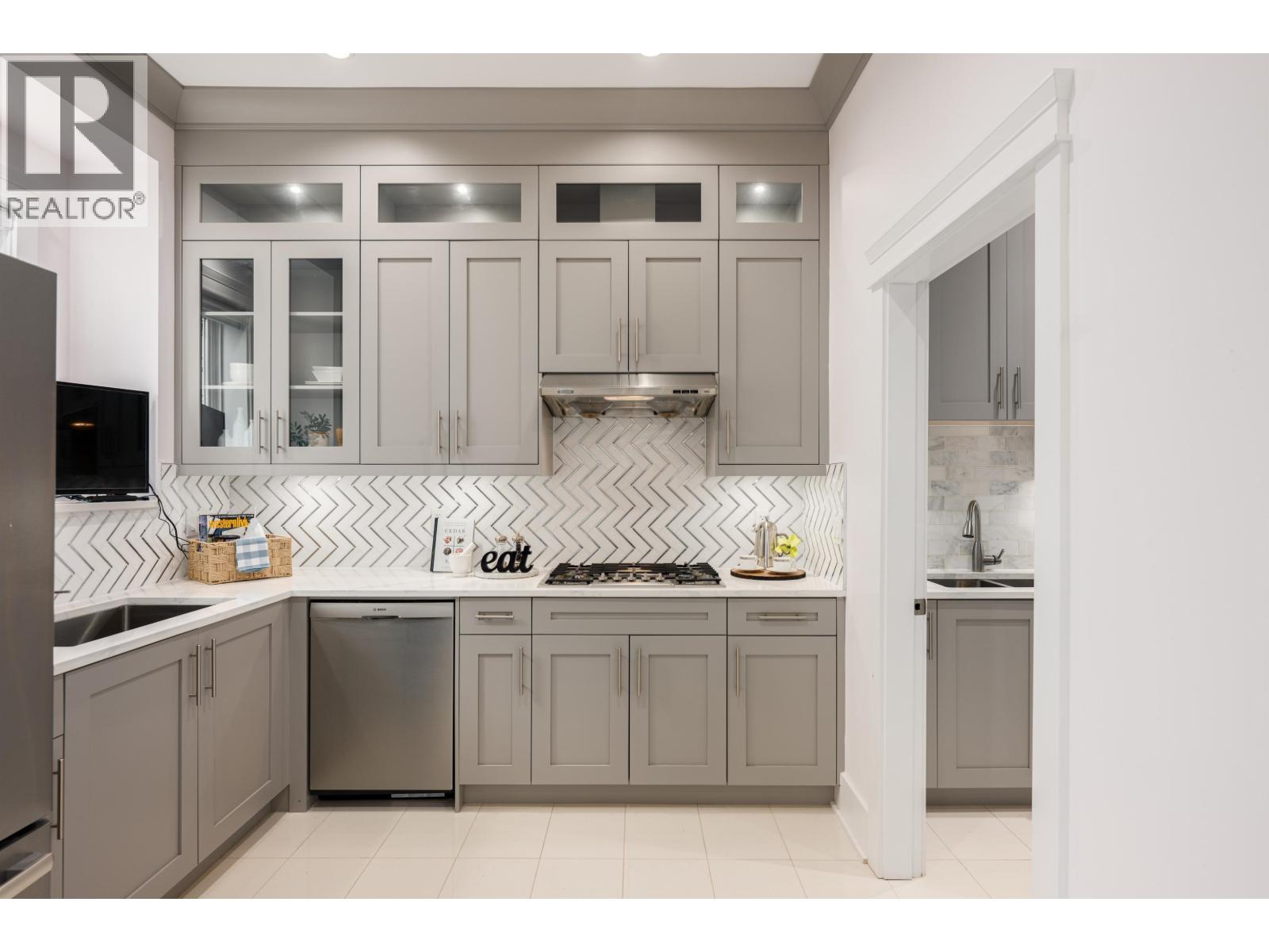 2768 E 25th Avenue, Vancouver, British Columbia  V5R 1H7 - Photo 8 - R3055935