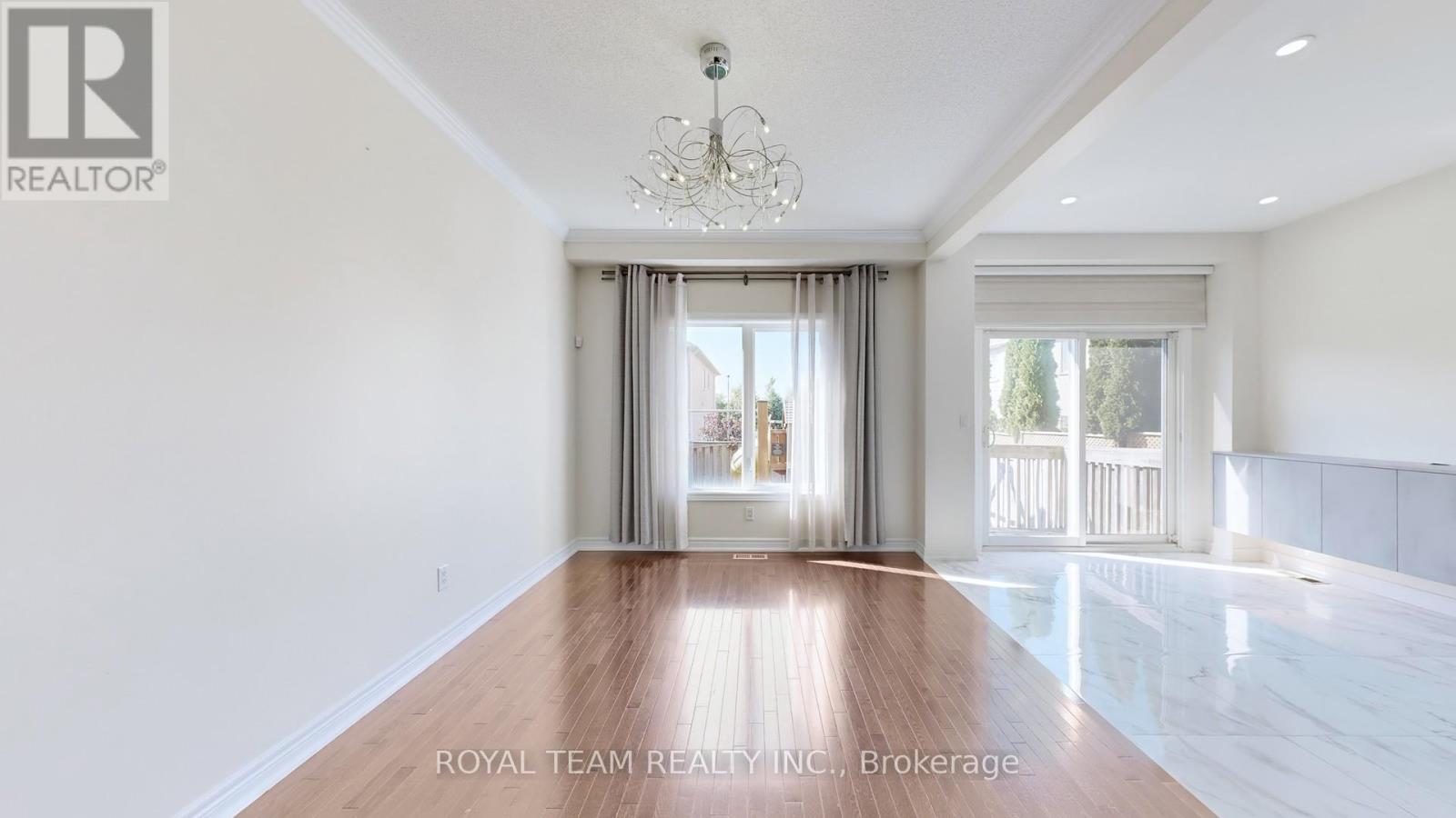 246 Lauderdale Drive, Vaughan, Ontario  L6A 0N4 - Photo 6 - N12450849