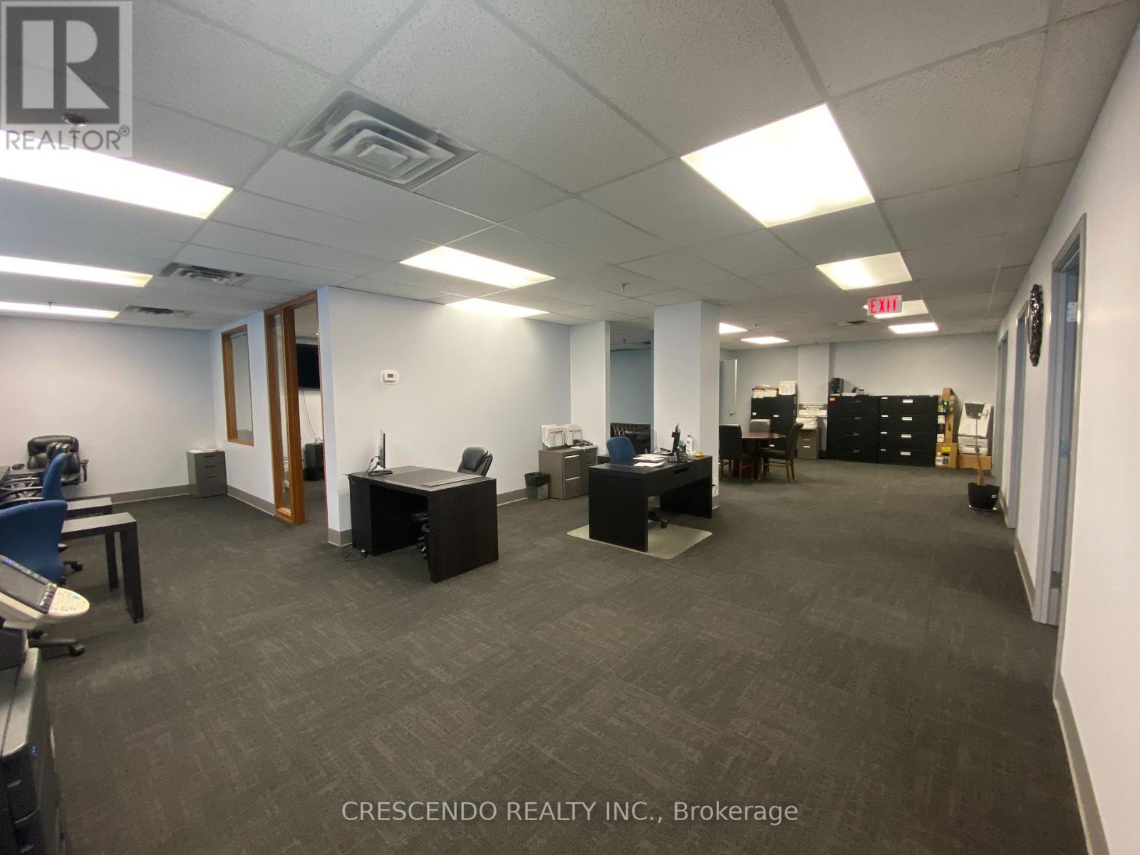 240 - 7050 Weston Road, Vaughan, Ontario  L4L 8G7 - Photo 10 - N12450859