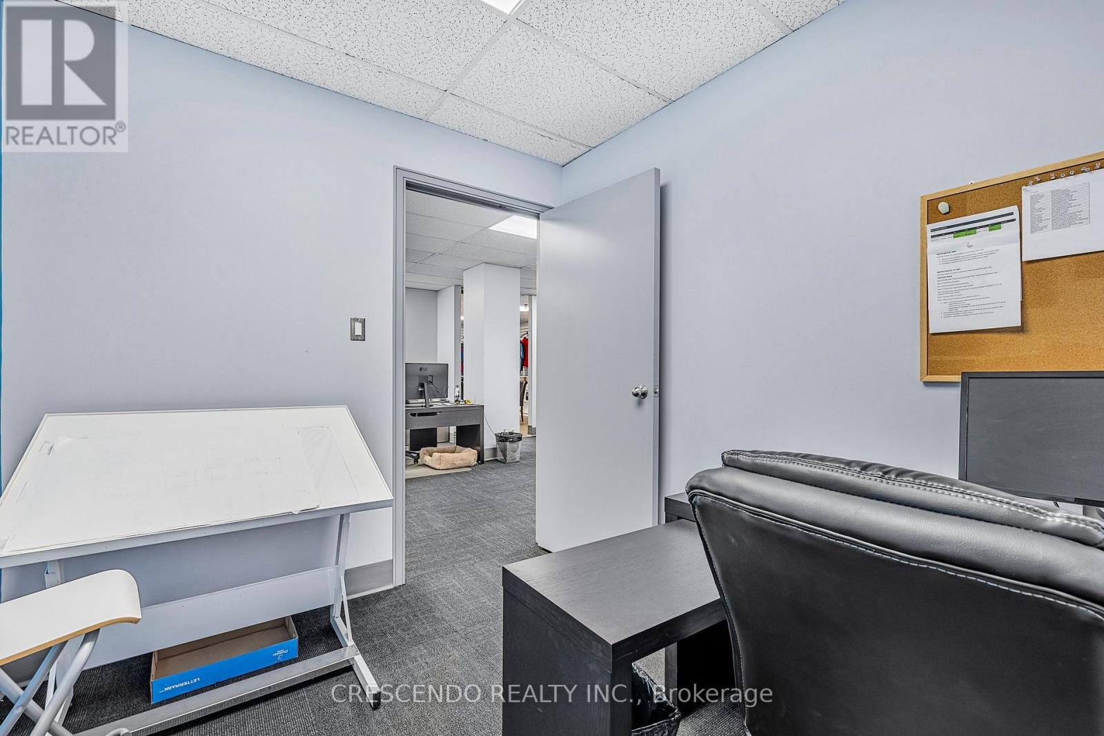240 - 7050 Weston Road, Vaughan, Ontario  L4L 8G7 - Photo 26 - N12450859