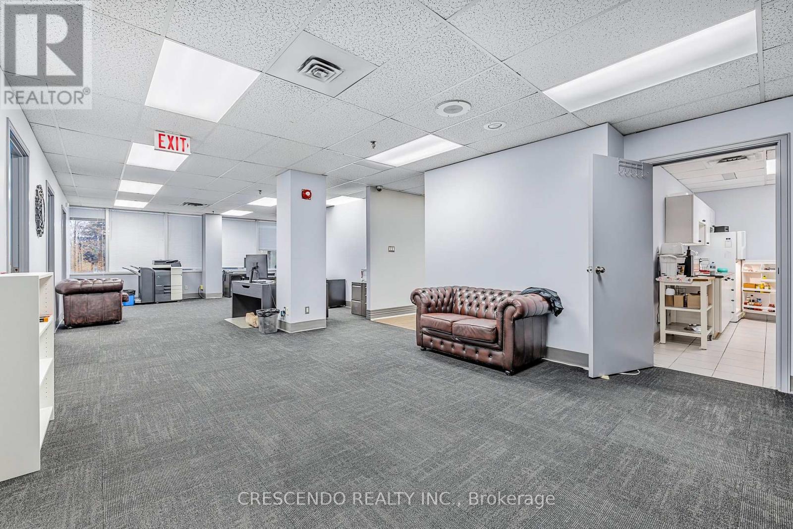 240 - 7050 Weston Road, Vaughan, Ontario  L4L 8G7 - Photo 39 - N12450859