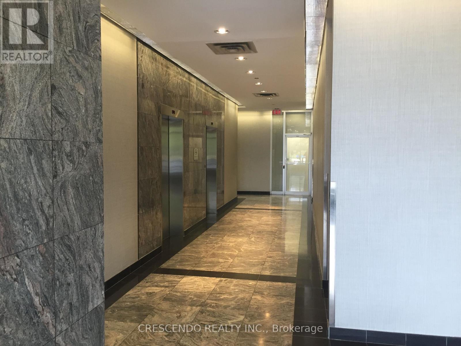 240 - 7050 Weston Road, Vaughan, Ontario  L4L 8G7 - Photo 4 - N12450859