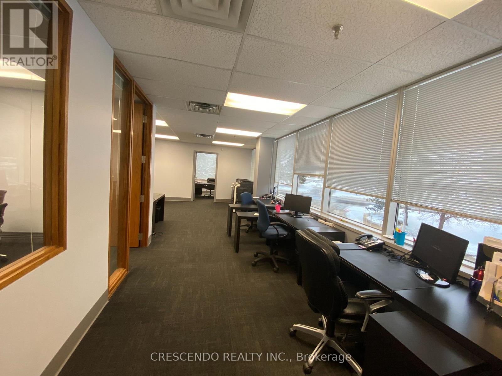 240 - 7050 Weston Road, Vaughan, Ontario  L4L 8G7 - Photo 8 - N12450859