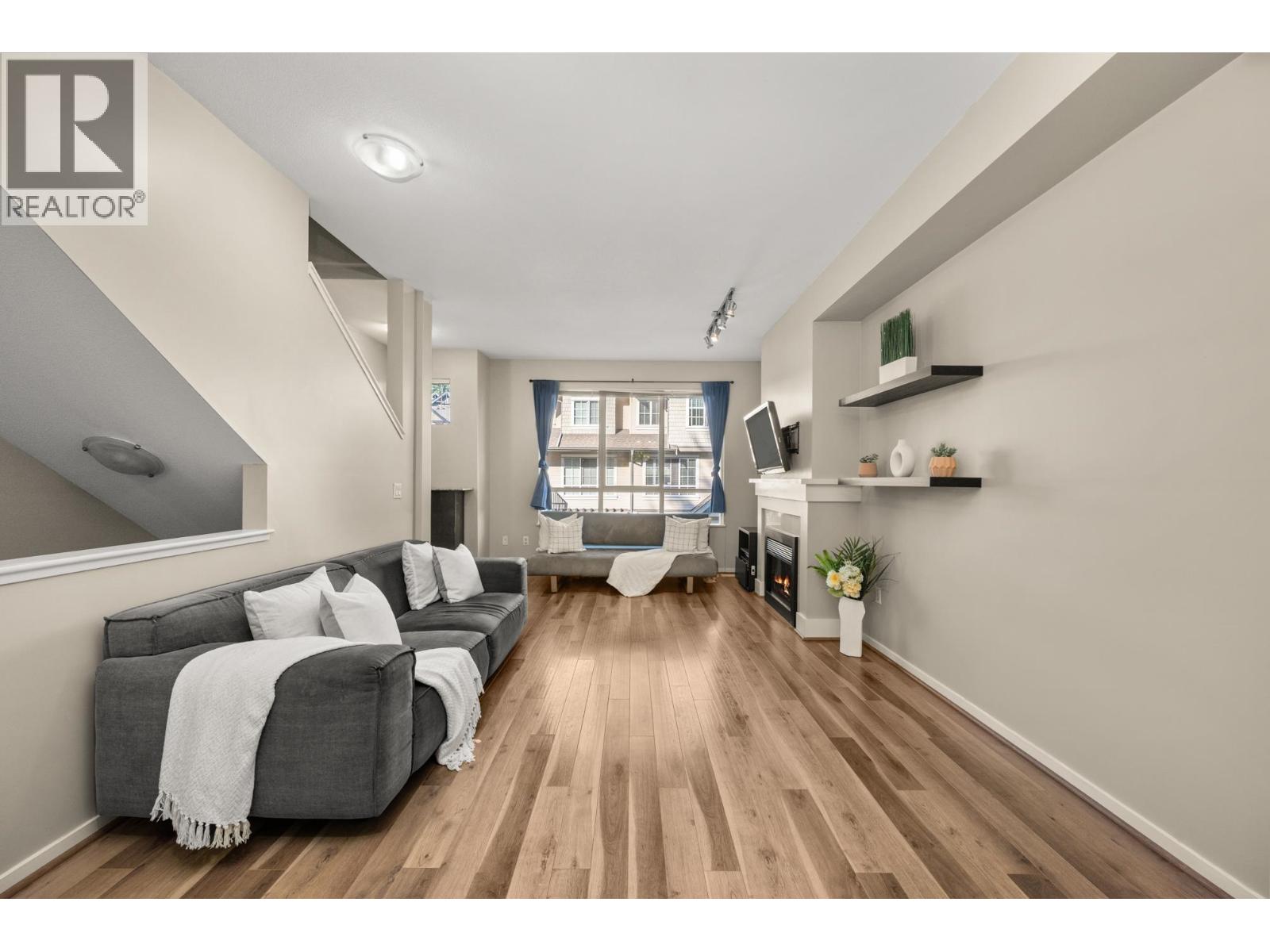 172 9133 Government Street, Burnaby, British Columbia  V3N 0B1 - Photo 2 - R3056326