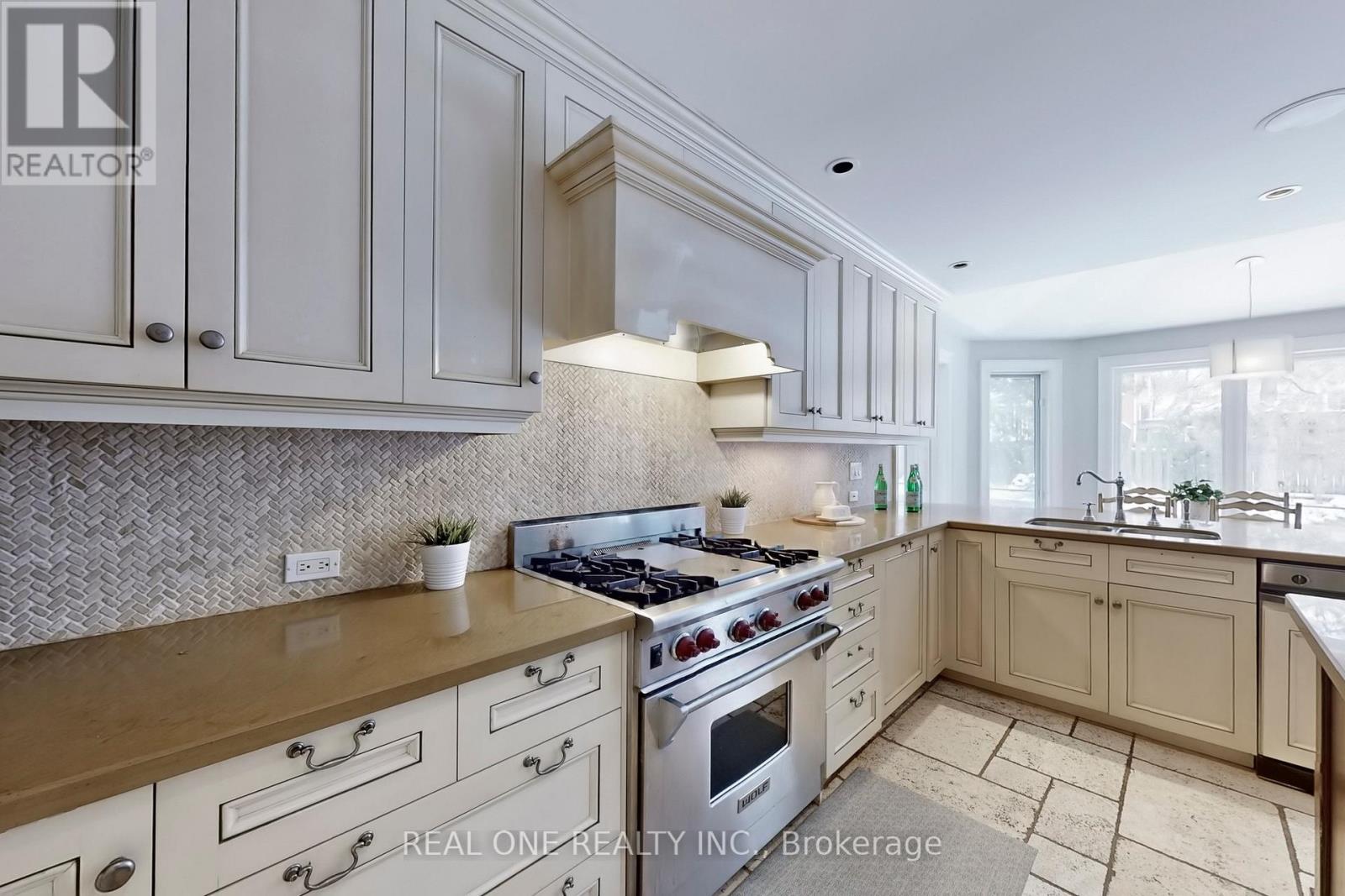 27 Aitken Circle, Markham, Ontario  L3R 7K9 - Photo 16 - N12441999
