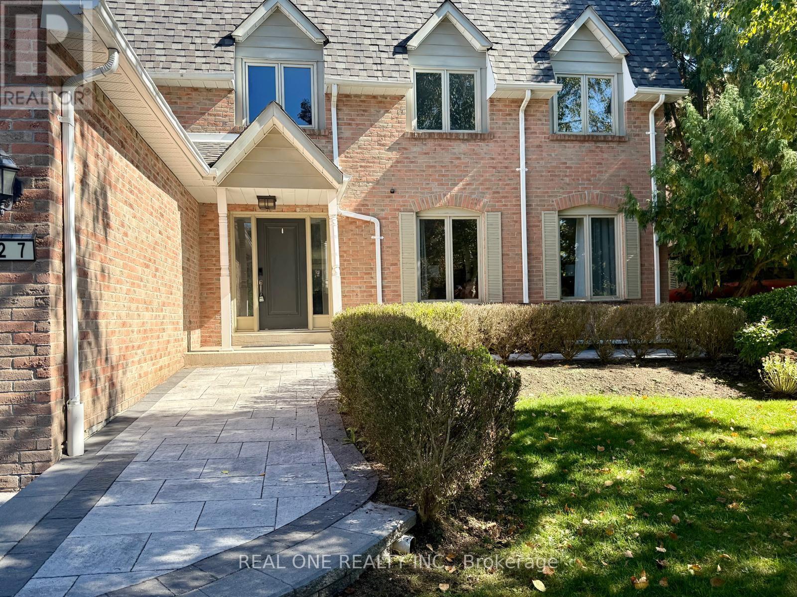 27 Aitken Circle, Markham, Ontario  L3R 7K9 - Photo 2 - N12441999