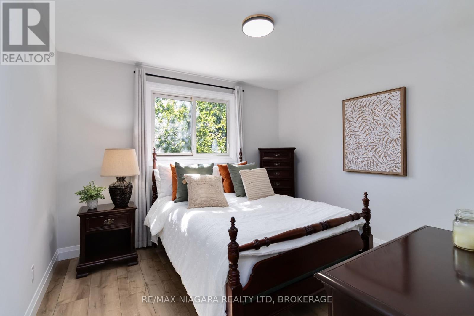 2230 Queensway Drive, Burlington, Ontario  L7R 3T1 - Photo 25 - W12450901