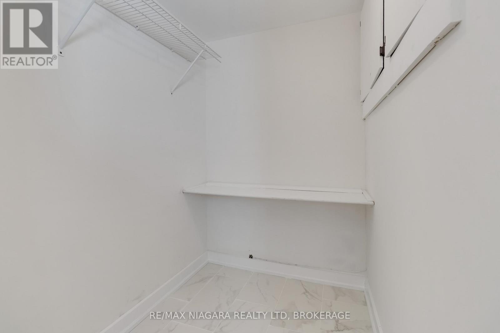 2230 Queensway Drive, Burlington, Ontario  L7R 3T1 - Photo 33 - W12450901