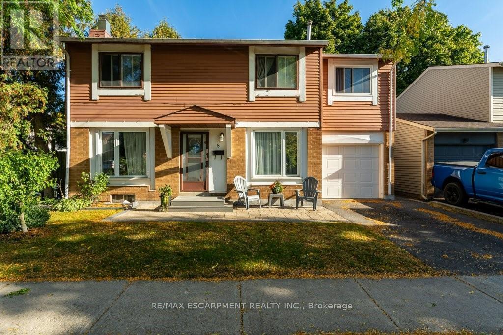 8 CHUDLEIGH STREET, Hamilton, Ontario