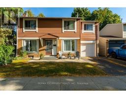 8 CHUDLEIGH STREET, Hamilton, Ontario