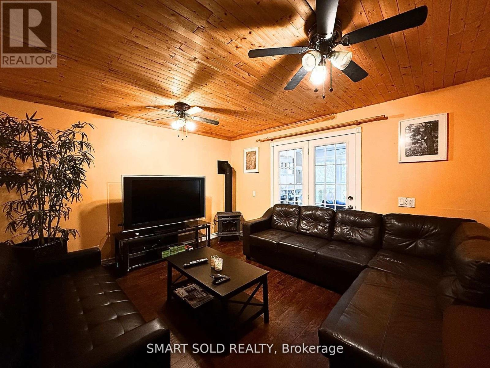 105 Muskoka Glens Cottage Road, Huntsville, Ontario  P1H 2N5 - Photo 13 - X12450863