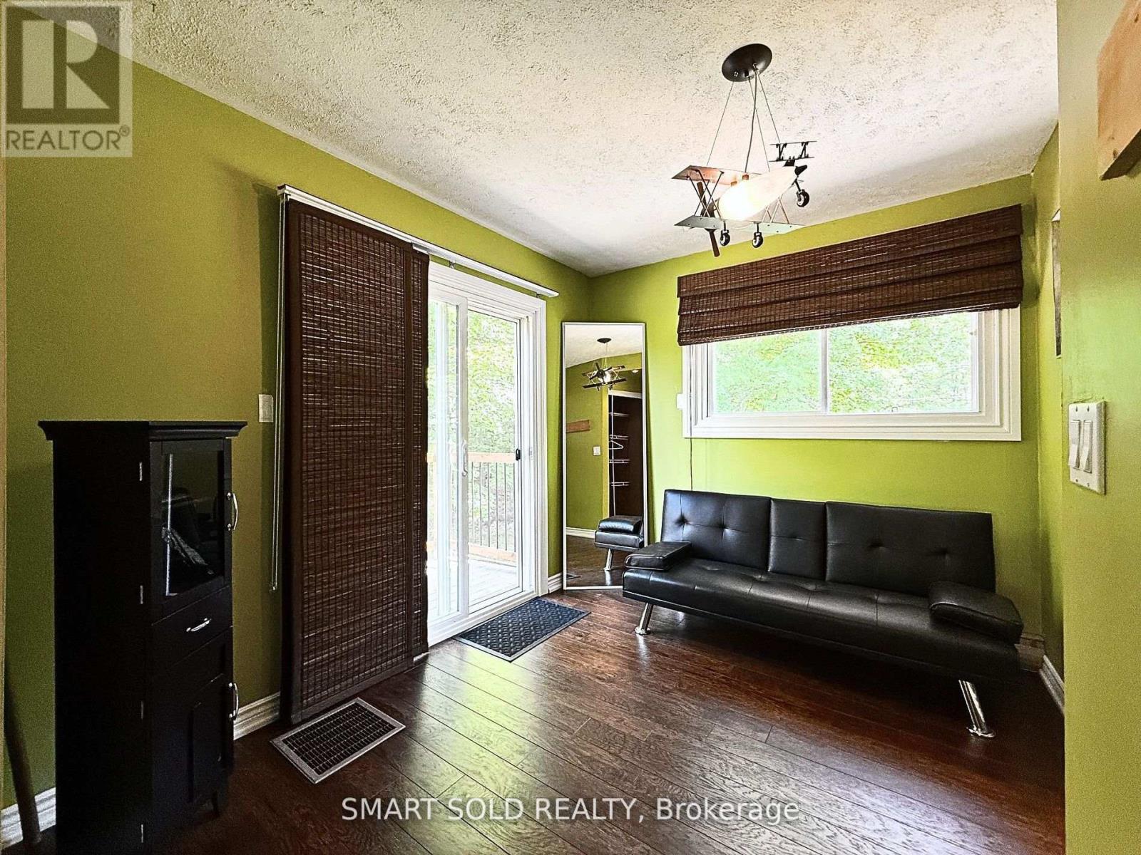 105 Muskoka Glens Cottage Road, Huntsville, Ontario  P1H 2N5 - Photo 17 - X12450863