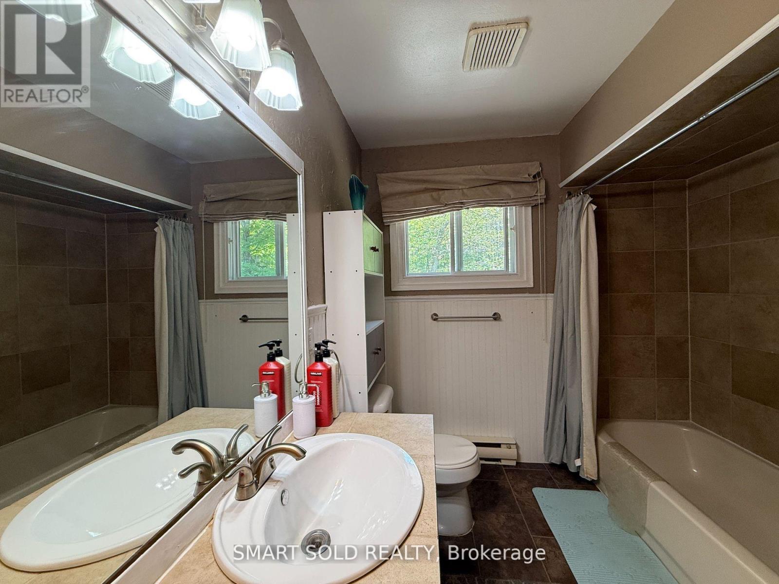 105 Muskoka Glens Cottage Road, Huntsville, Ontario  P1H 2N5 - Photo 24 - X12450863