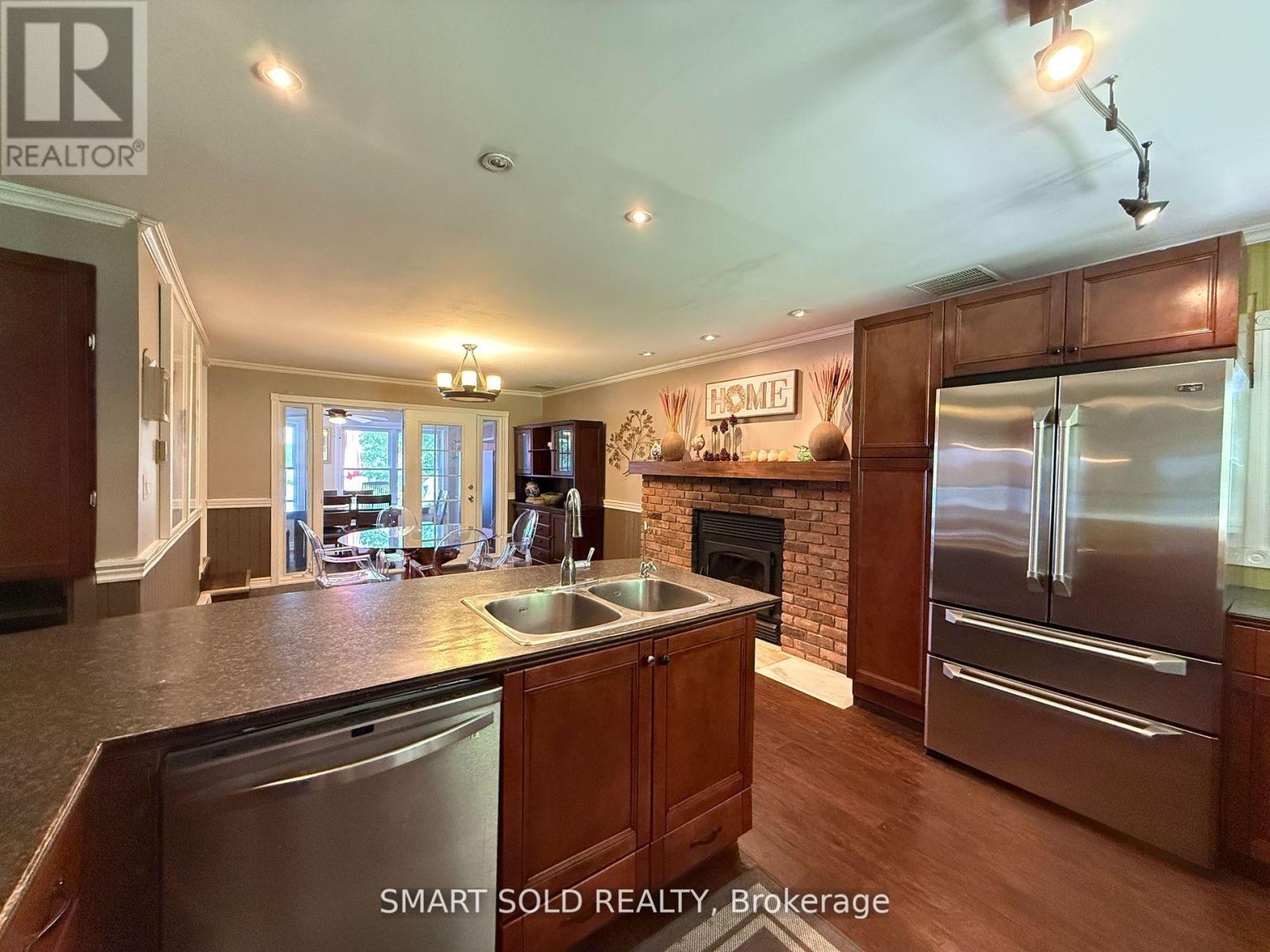105 Muskoka Glens Cottage Road, Huntsville, Ontario  P1H 2N5 - Photo 7 - X12450863