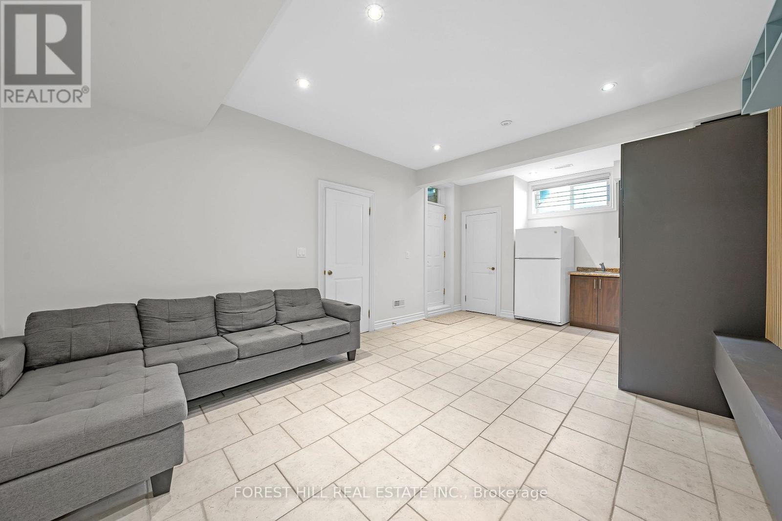 Bsmt A - 106 Nipigon Avenue, Toronto, Ontario  M2M 2W2 - Photo 6 - C12450655