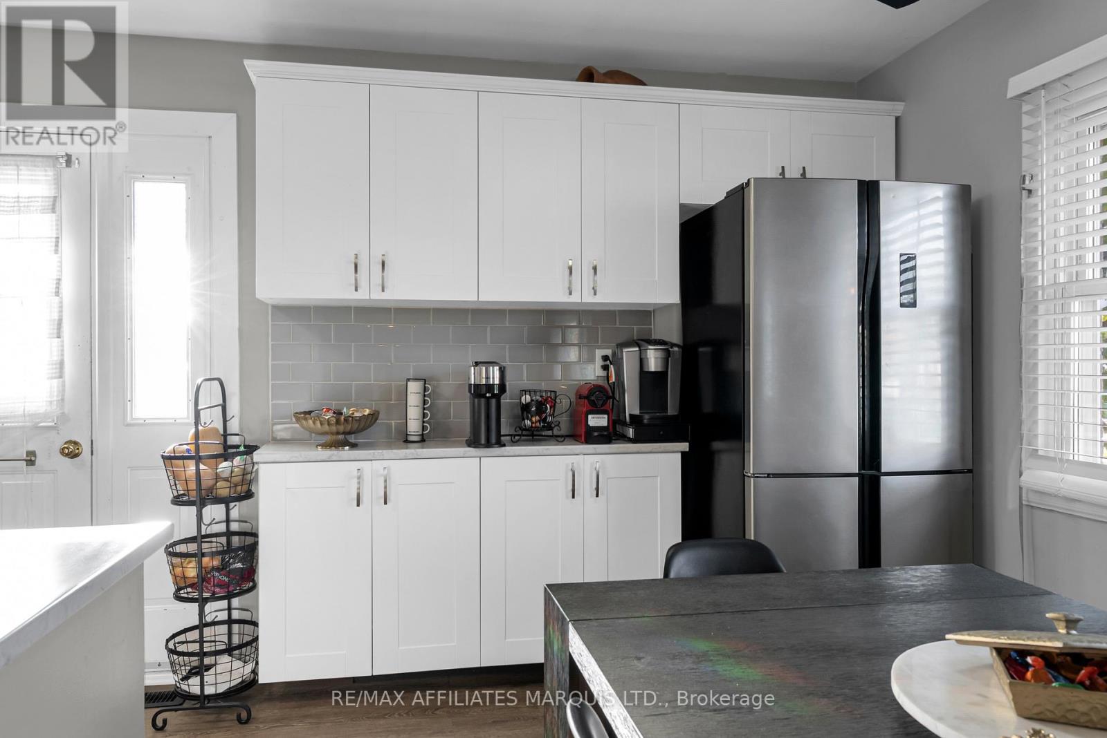 403 Susan Avenue, Cornwall, Ontario  K6J 2E1 - Photo 3 - X12450892