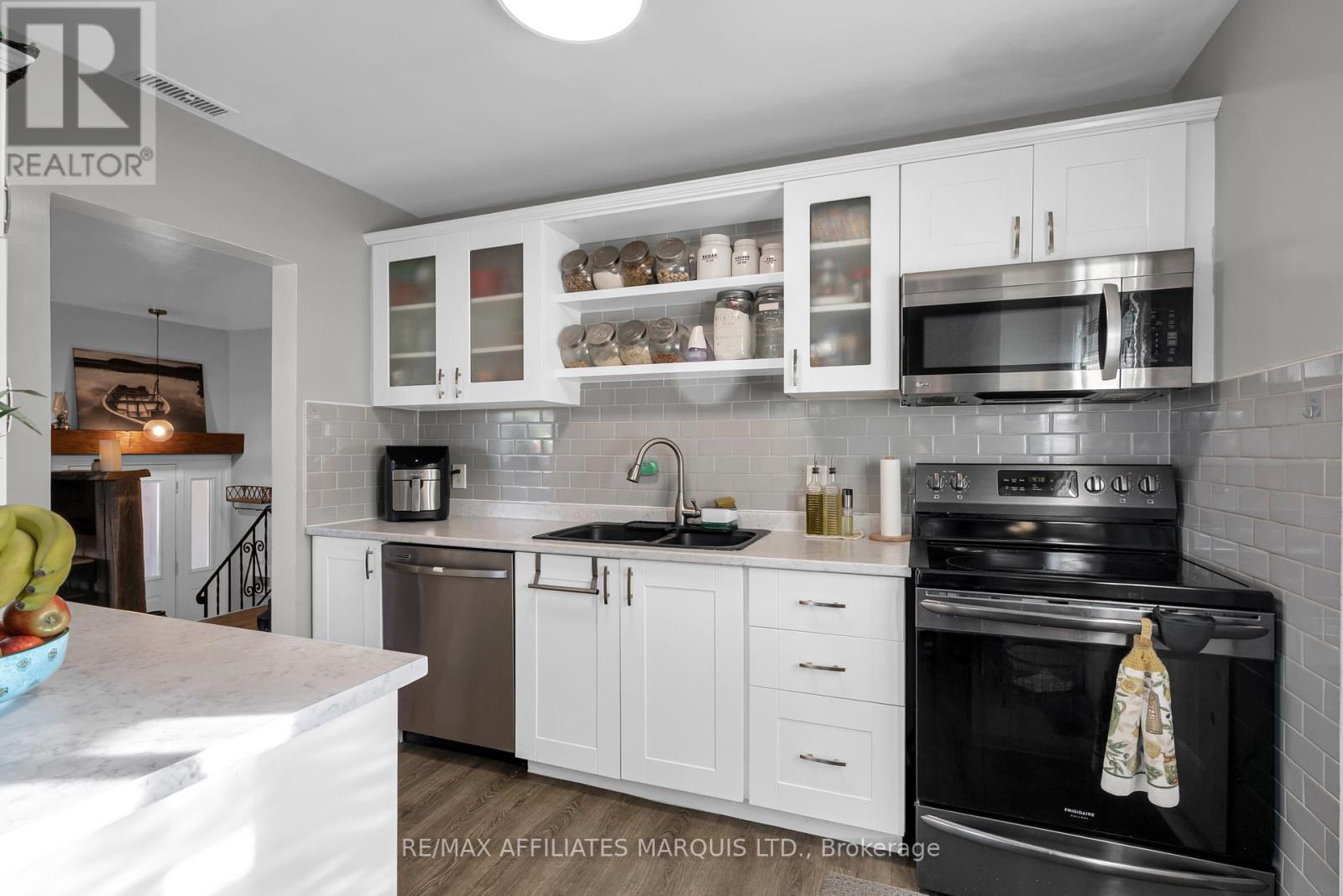 403 Susan Avenue, Cornwall, Ontario  K6J 2E1 - Photo 4 - X12450892