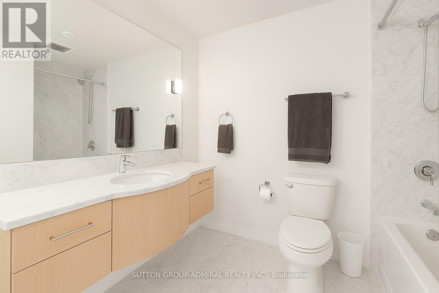 201 - 350 Wellington Street W, Toronto, Ontario  M5V 3W9 - Photo 10 - C12450850