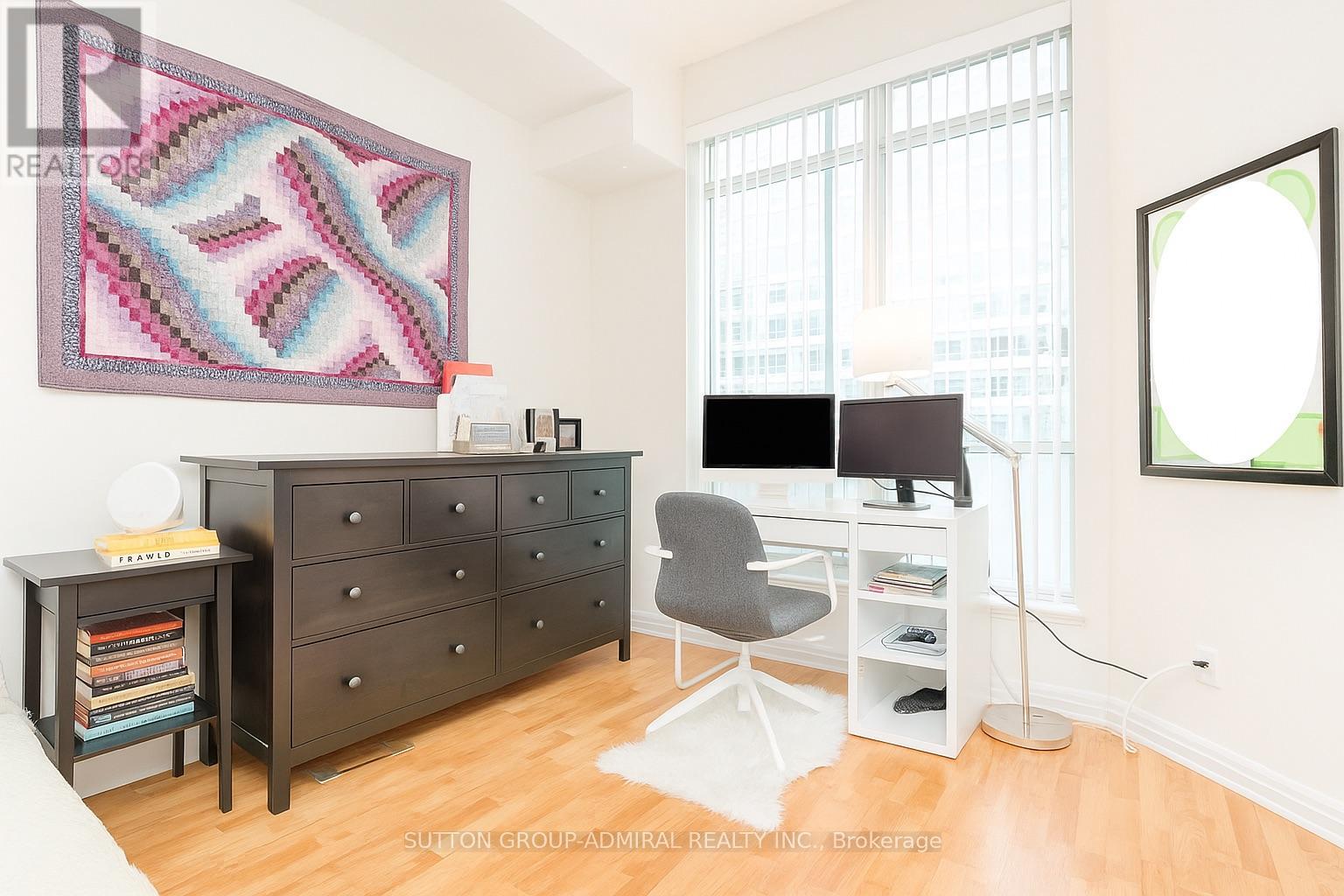 201 - 350 Wellington Street W, Toronto, Ontario  M5V 3W9 - Photo 6 - C12450850