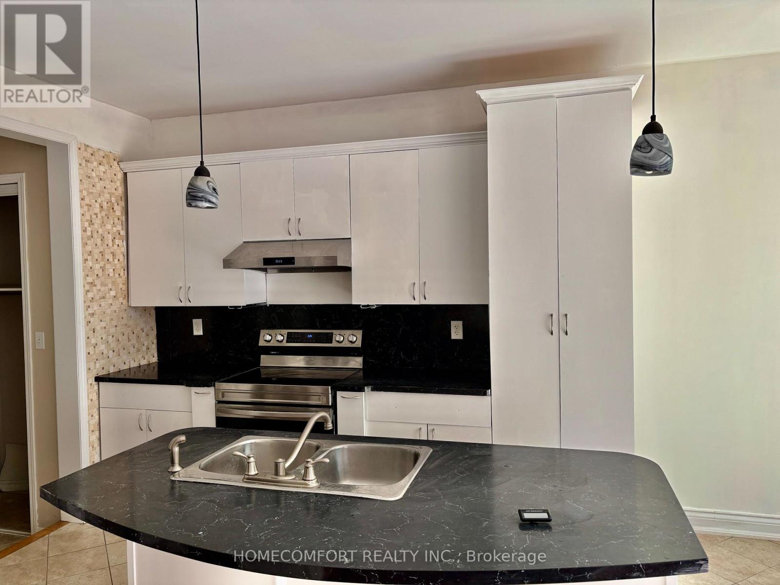 230 Lewis Honey Drive, Aurora, Ontario  L4G 0H1 - Photo 6 - N12347306