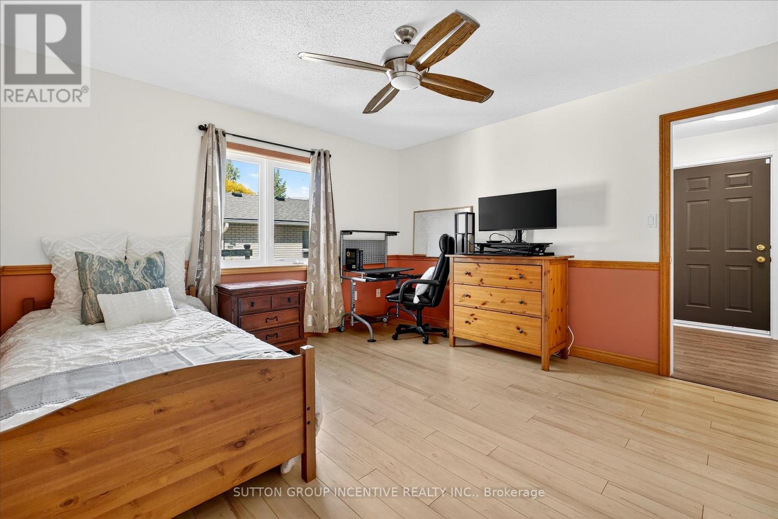 183 Lake Drive N, Georgina, Ontario  L4P 3C8 - Photo 26 - N12450129