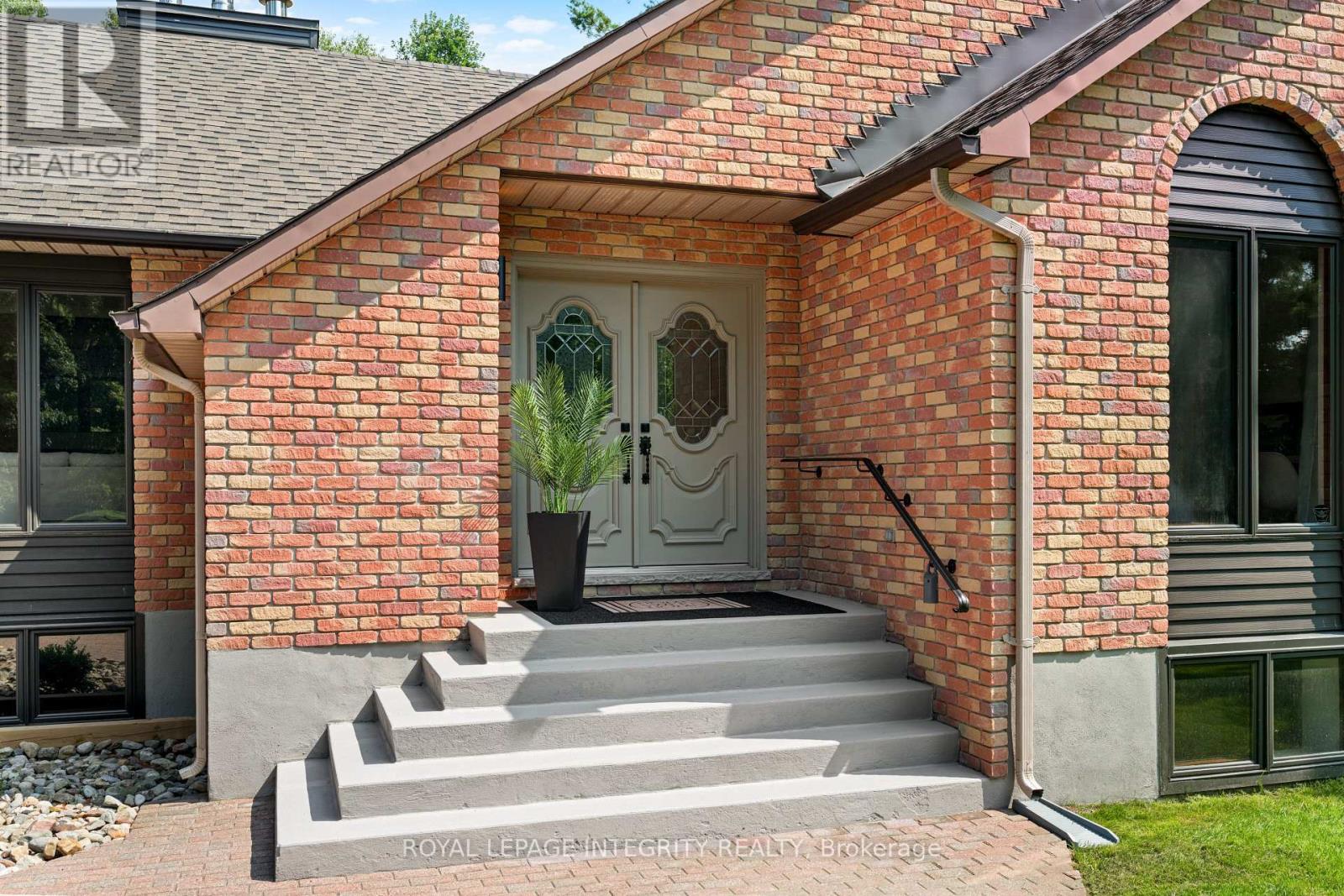 108 Margaret Anne Drive, Ottawa, Ontario  K0A 1L0 - Photo 3 - X12294166