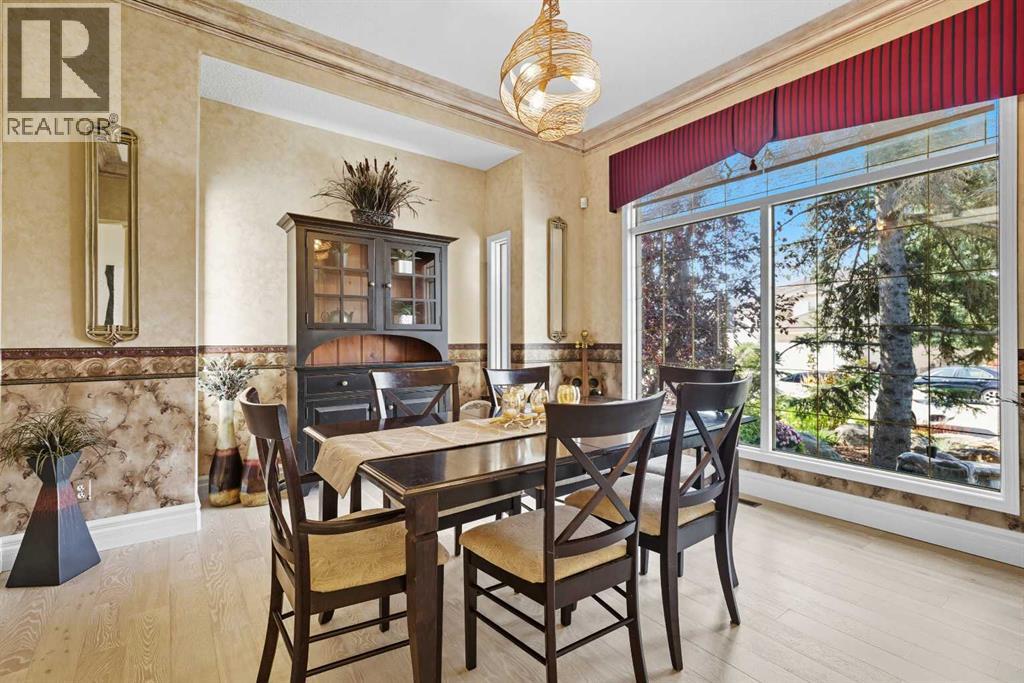 60 Woodpark Close Sw, Calgary, Alberta  T2W 6G9 - Photo 5 - A2256676