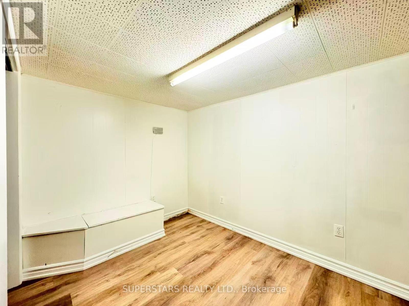 114 Upper Canada Drive, Toronto, Ontario  M2P 1S4 - Photo 14 - C12450894